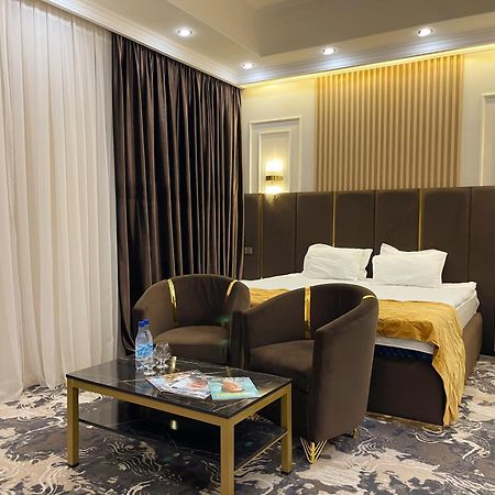 Jasmine Hotel Тараз Екстериор снимка