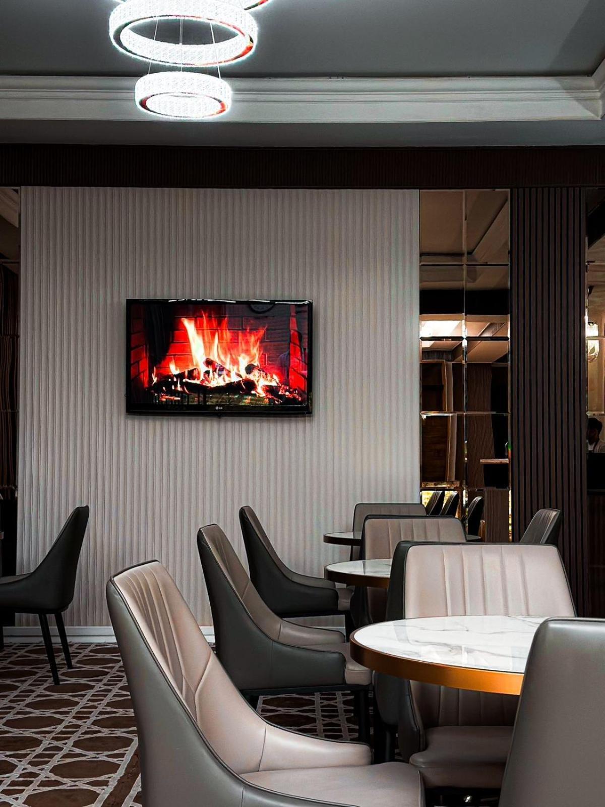 Jasmine Hotel Тараз Екстериор снимка