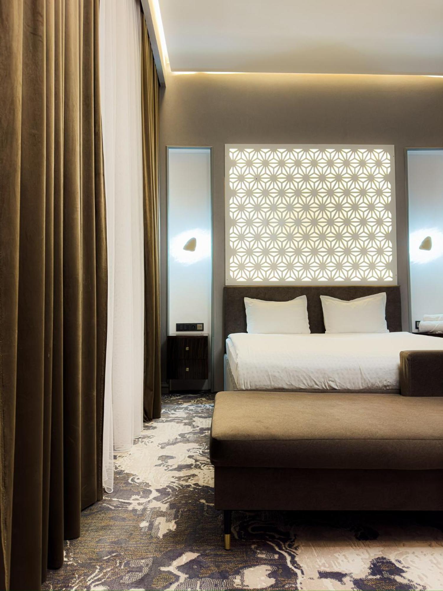 Jasmine Hotel Тараз Екстериор снимка